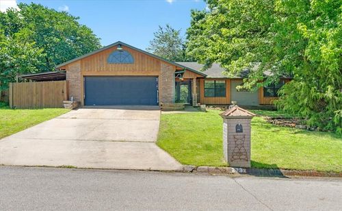 2733 E Ferguson Ave, Fayetteville, AR, 72703-4310 | Card Image