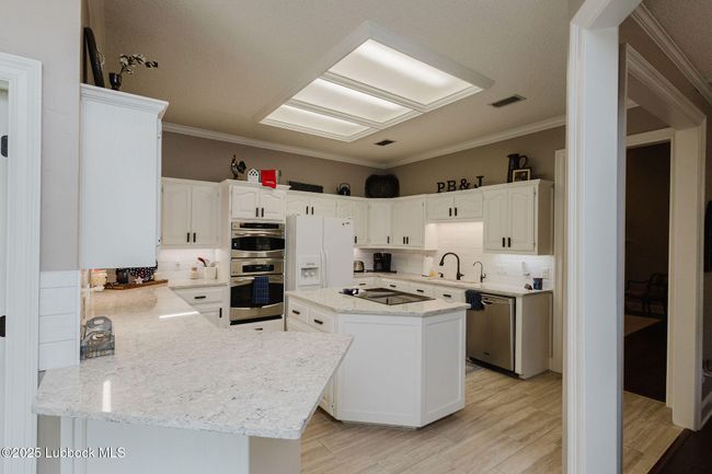 5611 85 Th St, House other with 4 bedrooms, 3 bathrooms and null parking in Lubbock TX | Image 11