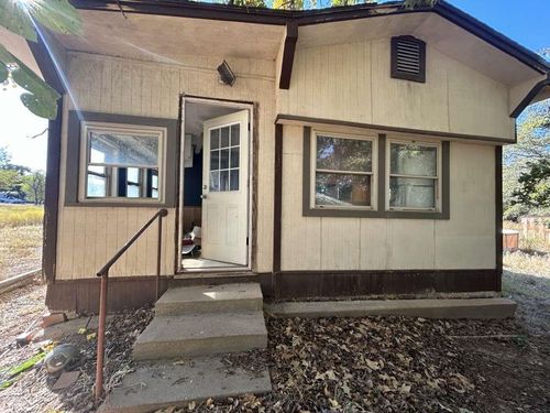 131 Lakeview Dr, Nocona, TX, 76255-8907 | Card Image