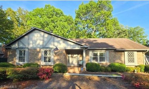 2122 Pebble Dr, Greensboro, NC, 27410-2910 | Card Image