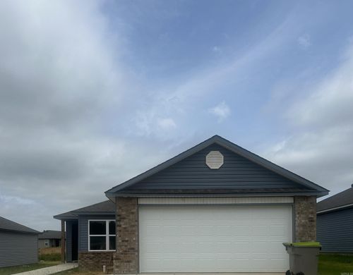 8056 Chesapeake Trl, Bauxite, AR, 72011-8604 | Card Image