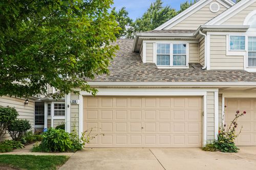 128 Woodstone Dr, Buffalo Grove, IL, 60089-6704 | Card Image