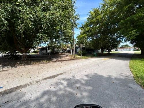 335 Ne 114th St, Miami, FL, 33161-6613 | Card Image