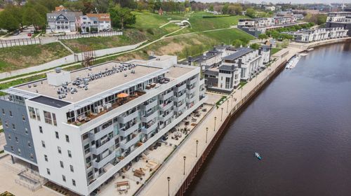 1902 N Commerce St, Milwaukee, WI, 53212-3489 | Card Image