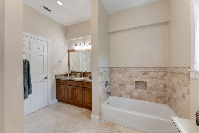 Guest Bathroom | Image 19