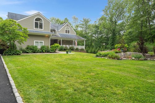 83 Mcdonald Rd, Ossining, NY, 10562-1308 | Card Image