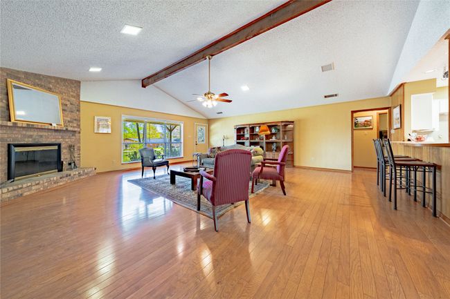 162 1 St Oak Dr, House other with 2 bedrooms, 2 bathrooms and null parking in Enchanted Oaks TX | Image 8