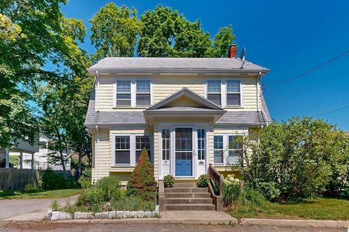 11 Pine Ct, Arlington, MA, 02476-6029 | Card Image