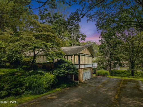 11 Meadowwood Cir W, Lakeville, PA, 18438-6789 | Card Image