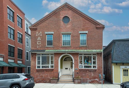 270 Pleasant St, Northampton, MA, 01060-3953 | Card Image