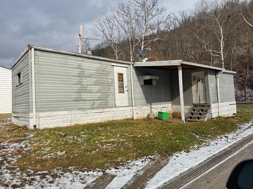 102 Gilligan Ct, Wheeling, WV, 26003-7835 | Card Image