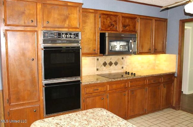 Kitchen | Image 13