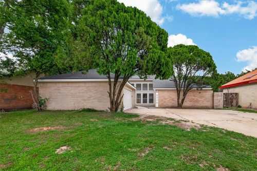 6026 Downwood Forest Dr, Houston, TX, 77088-1611 | Card Image