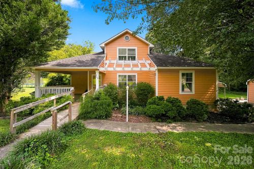 717 2nd Street Pl Sw, Conover, NC, 28613-2615 | Card Image