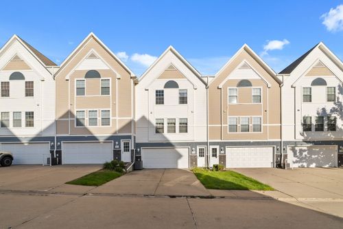 1168 Se Village View Ln, Ankeny, IA, 50021-4026 | Card Image