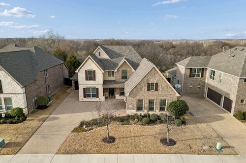 2813 Macquarie St, Roanoke, TX, 76262-1585 | Card Image