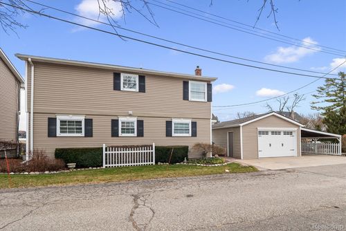 231 Oconnor St, Lake Orion, MI, 48362-2754 | Card Image