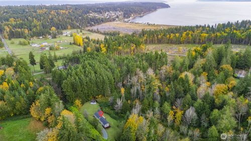 32 E Mountain View Rd, Camano Island, WA, 98282-8351 | Card Image