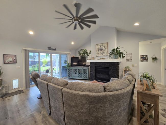 260 Living room 2 | Image 5