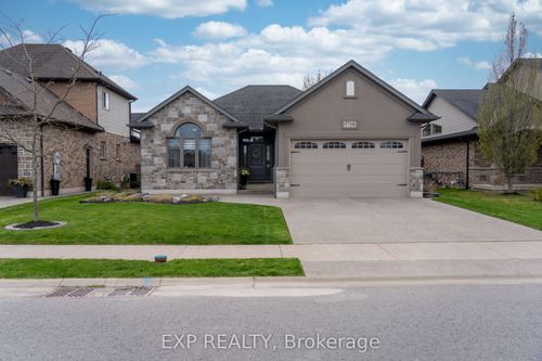 8736 Angie Dr, Niagara Falls, ON, L2H0H9 | Card Image