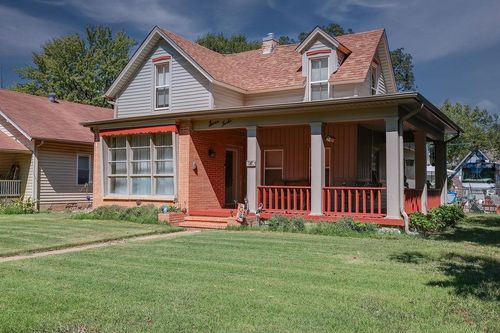 712 E 12th Ave, Winfield, KS, 67156-3727 | Card Image