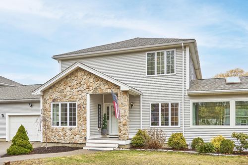 914 Portsmouth Ave, Greenland, NH, 03840-2190 | Card Image