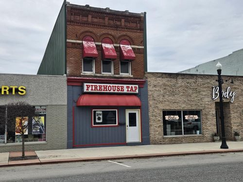 622 Roosevelt Rd, Walkerton, IN, 46574-1218 | Card Image