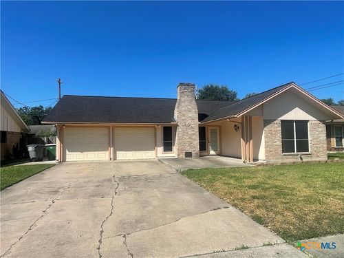 301 Richmond Dr, Victoria, TX, 77904-2403 | Card Image