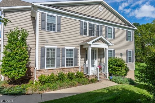 3 Addie Pl, Morristown, NJ, 07960-4552 | Card Image