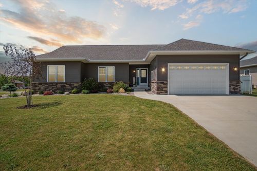 10 Windswept Ln, Hillsdale, MI, 49242-7402 | Card Image
