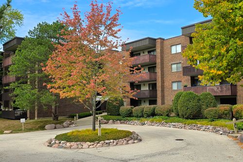 apt-305-690 Chandler Rd, Gurnee, IL, 60031-3183 | Card Image