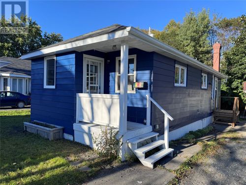 32 Beaumont Ave, Grand Falls-Windsor, NL, A2A1Z9 | Card Image