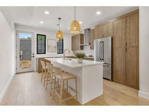 812 Dahlia St, Denver, CO, 80220-4211 | Card Image