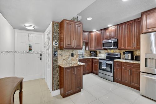 205-8941 S Hollybrook Blvd, Pembroke Pines, FL, 33025-1371 | Card Image
