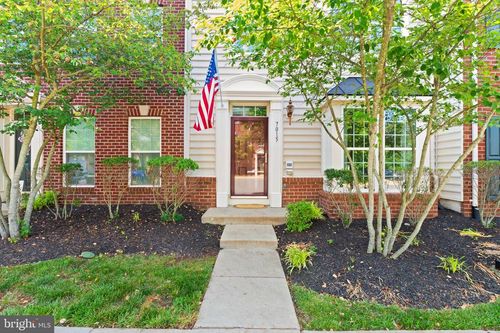 7015 Trek Way, GAINESVILLE, VA, 20155-3305 | Card Image