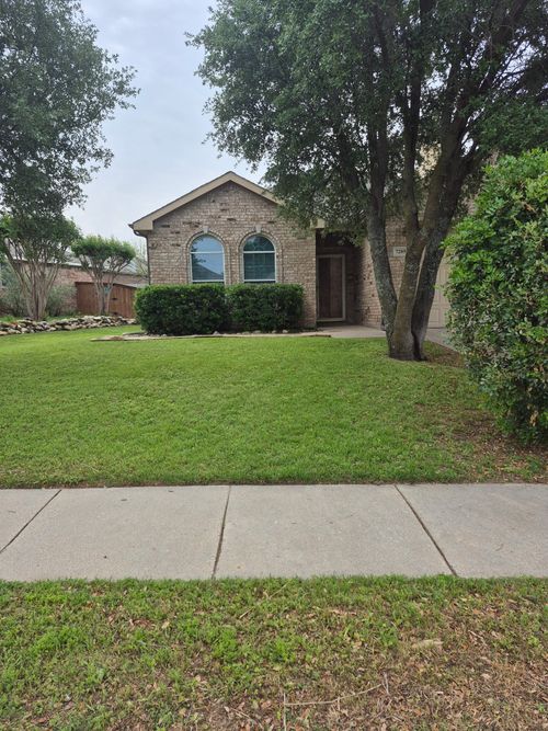 7205 Hogan Dr, Benbrook, TX, 76126-4584 | Card Image