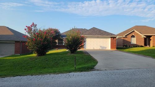 10718 Hillside Drive, Montgomery, TX, 77356 | Card Image