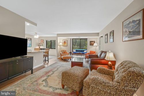 316-5902 Mount Eagle Dr, ALEXANDRIA, VA, 22303-2515 | Card Image