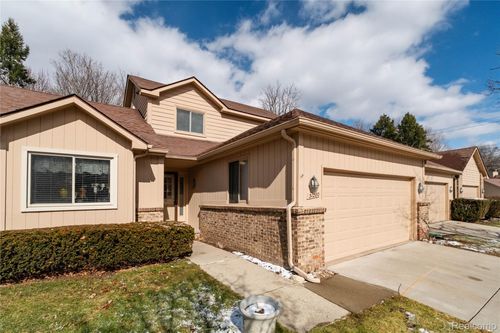 31280 Misty Pines Dr, Farmington Hills, MI, 48336-1257 | Card Image