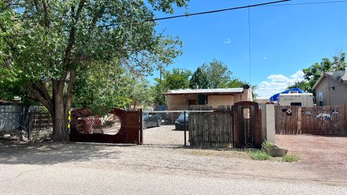 307 Calle Barrio Nuevo, Bernalillo, NM, 87004-6800 | Card Image