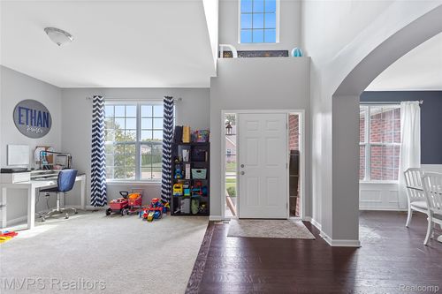 13501 Brampton Ct, Utica, MI, 48315-1140 | Card Image