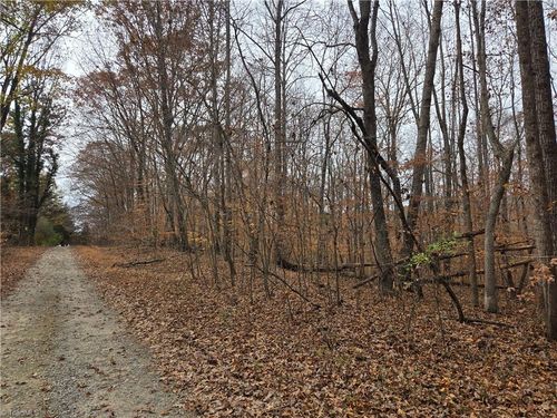 4927 Montford Rd, Pfafftown, NC, 27040-9765 | Card Image