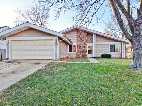 5882 Concord Court, Hanover Park, IL, 60133 | Card Image