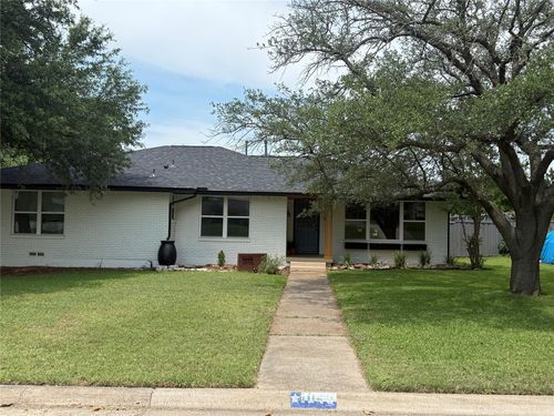 1045 Majors Dr, Mesquite, TX, 75149-5816 | Card Image