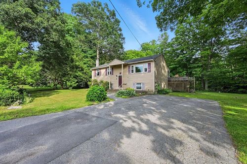 32 Maple St, Medway, MA, 02053-2107 | Card Image
