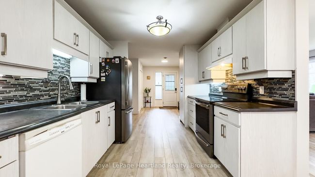 205 Blake St W, House other with 2 bedrooms, 3 bathrooms and 2 parking in Goderich ON | Image 9