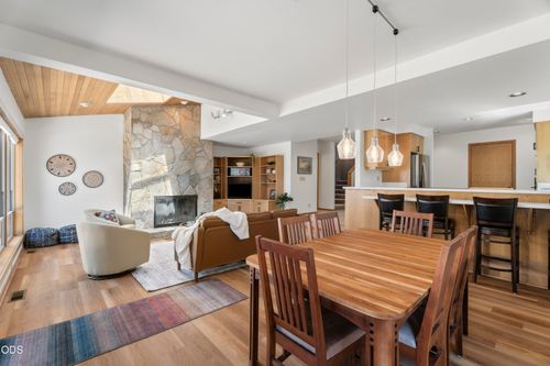 8-17672 Bittern Ln, Sunriver, OR, 97707-3018 | Card Image