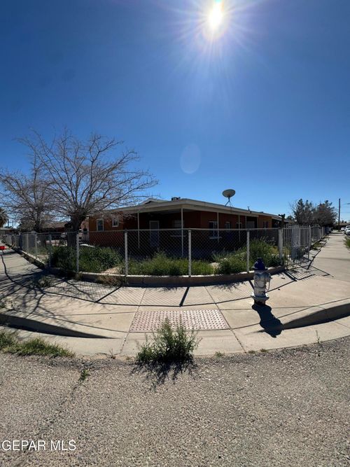 323 Singh St, El Paso, TX, 79907-6850 | Card Image