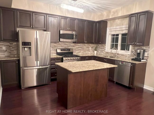 60 Zachary Pl, House attached with 4 bedrooms, 3 bathrooms and 2 parking in Vaughan ON | Image 13
