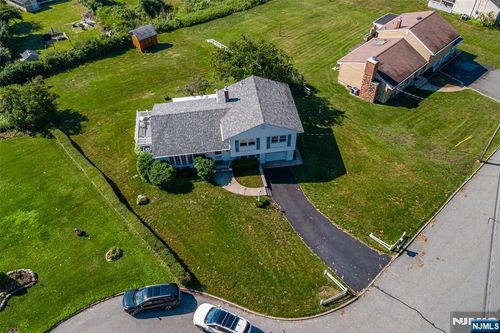 64 Sanford Dr, Randolph, NJ, 07869-2606 | Card Image